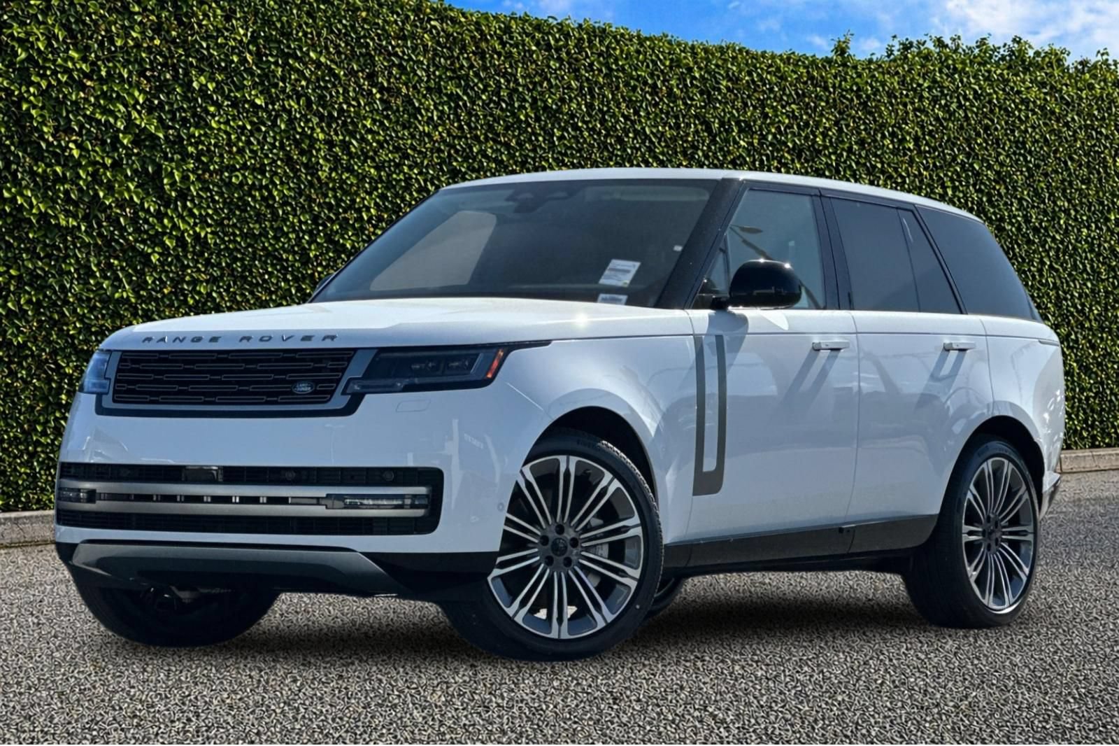 New 2026 Land Rover Range Rover SE AWD/4WD image 2