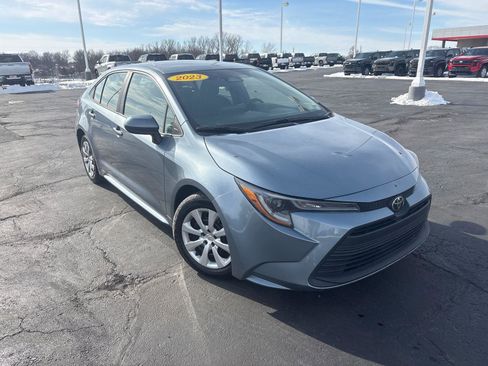 Used 2023 Toyota Corolla LE image 2