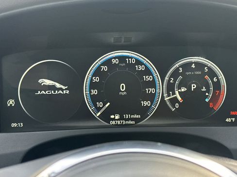 Used 2018 Jaguar F-PACE R-Sport image 25