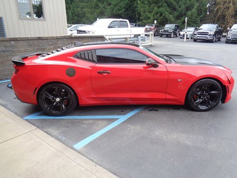 Used 2017 Chevrolet Camaro LT image 7