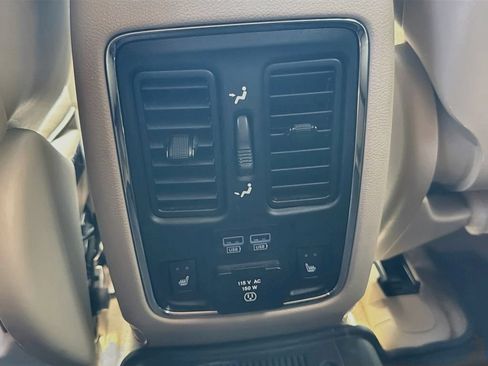 Used 2016 Jeep Grand Cherokee Overland AWD/4WD image 31