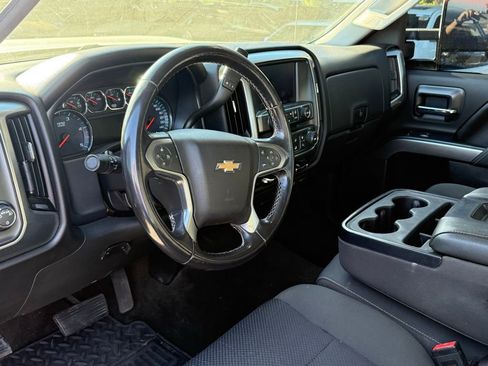 Used 2017 Chevrolet Silverado 2500 LT image 2