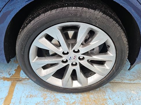 Certified 2022 Buick Envision Avenir w/ Technology Package II image 9