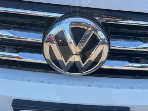 Used 2019 Volkswagen Tiguan SE image 31