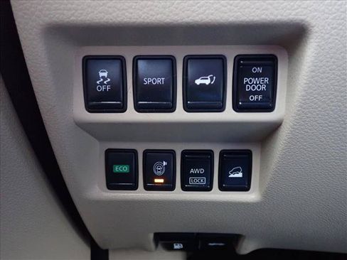 Used 2016 Nissan Rogue SV w/ SV Premium Package AWD/4WD image 25