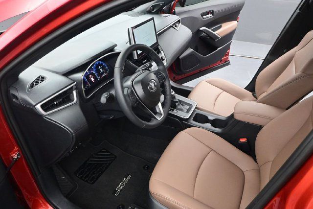 Used 2026 Toyota Corolla Cross XLE w/ Convenience Package AWD/4WD image 4