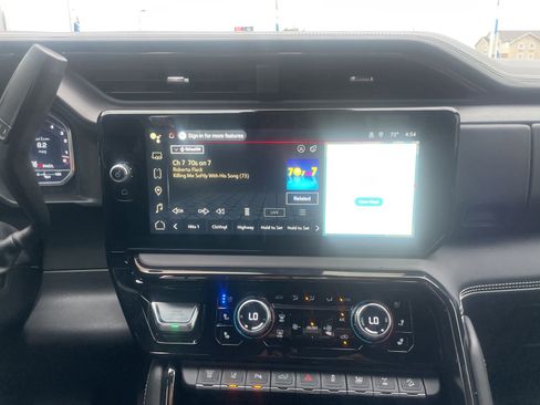 Used 2024 GMC Sierra 2500 AT4X image 10