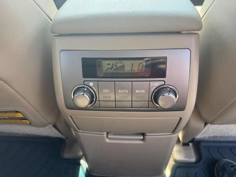 Used 2010 Toyota Highlander SE AWD/4WD image 14