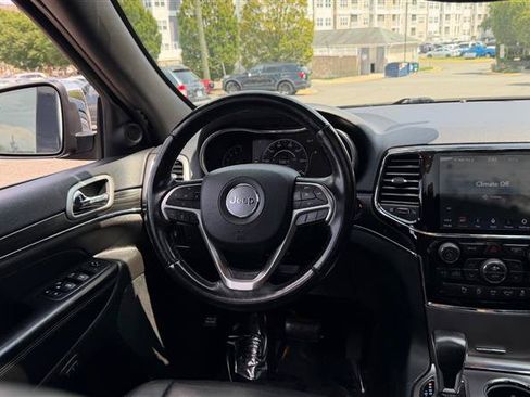 Used 2020 Jeep Grand Cherokee Limited AWD/4WD image 28