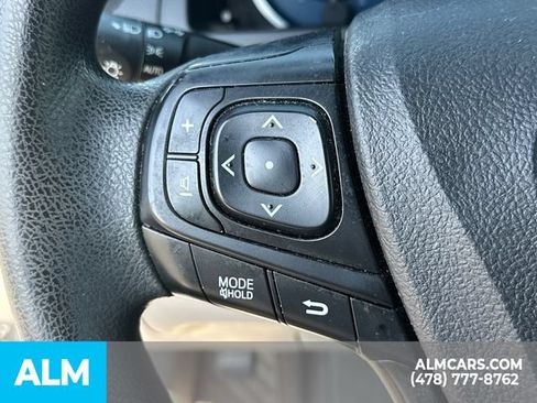 Used 2017 Toyota Camry LE FWD image 29