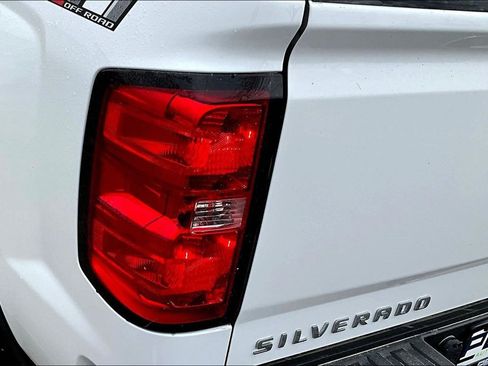 Used 2018 Chevrolet Silverado 1500 LT w/ All Star Edition AWD/4WD image 19