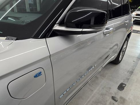 Used 2024 Jeep Grand Cherokee Summit w/ Advanced Protech Group IV AWD/4WD image 11