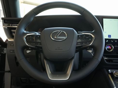 Used 2025 Lexus GX 550 image 12