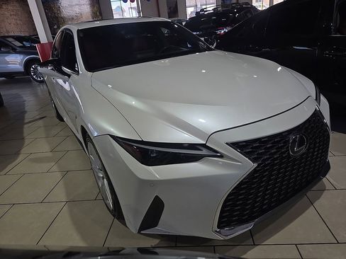 Used 2023 Lexus IS 300 w/ Comfort Package RWD image 5