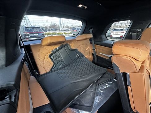 Used 2024 BMW X7 xDrive40i image 40