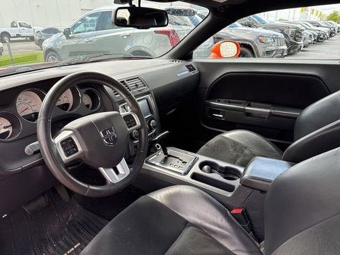 Used 2014 Dodge Challenger R/T RWD image 10