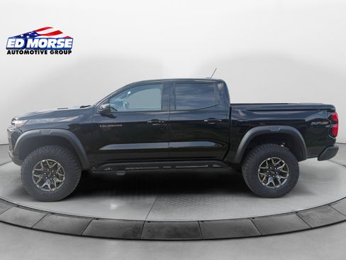 Used 2026 Chevrolet Colorado ZR2 w/ Technology Package AWD/4WD image 2
