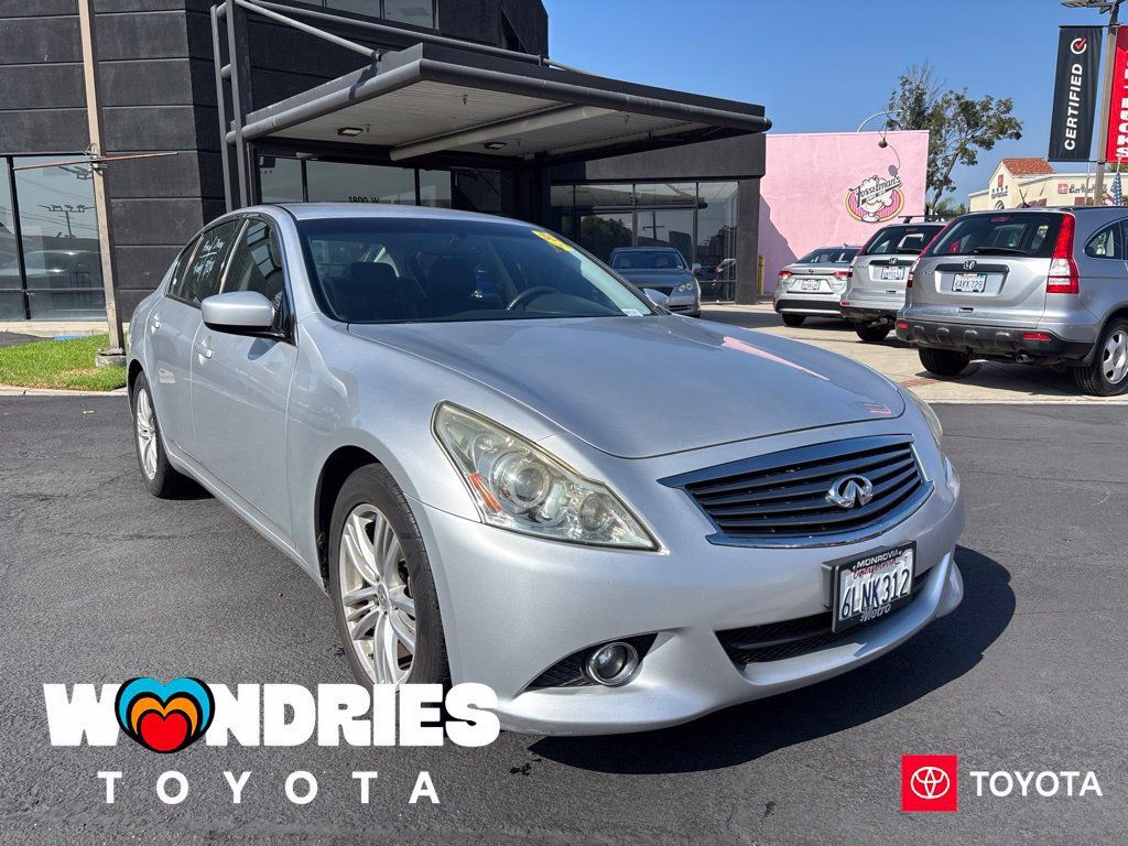 Used 2010 INFINITI G37 Journey RWD image 1
