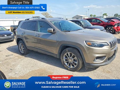 Used 2019 Jeep Cherokee Latitude Plus w/ Comfort/Convenience Group FWD image 5