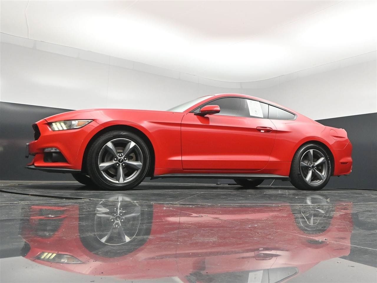 Used 2015 Ford Mustang Coupe w/ Equipment Group 051A RWD image 26