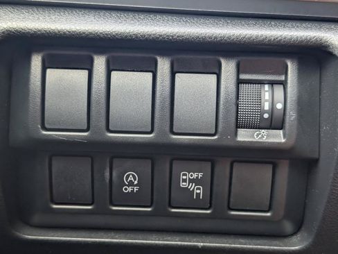 Used 2020 Subaru Forester Premium AWD/4WD image 11