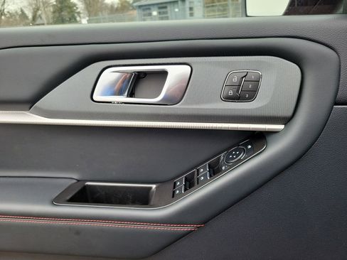 New 2026 Ford Explorer ST-Line w/ ST-Line Street Pack image 18