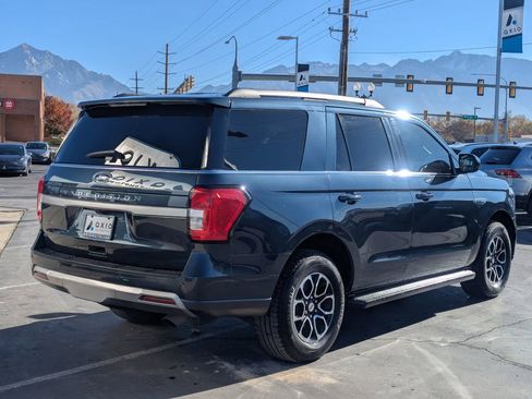 Used 2024 Ford Expedition XLT image 4