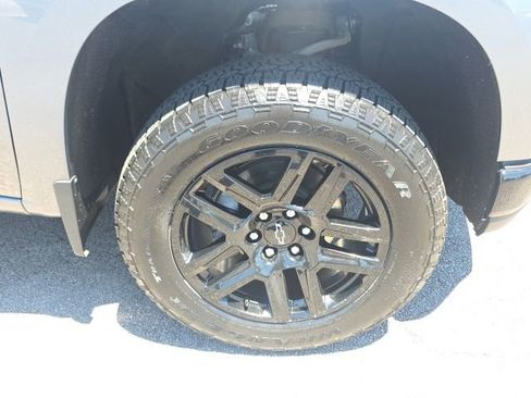 Used 2022 Chevrolet Silverado 1500 LT Trail Boss w/ Convenience Package II AWD/4WD image 12