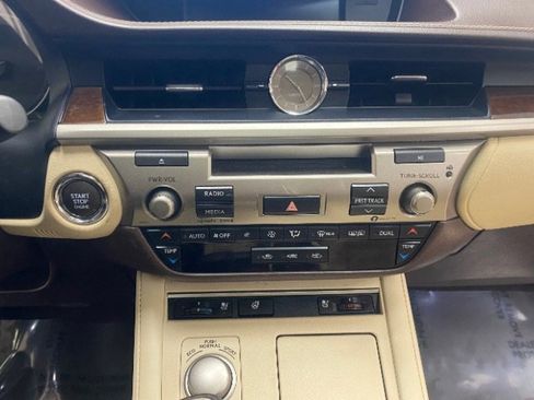 Used 2018 Lexus ES 350 w/ Premier Package image 25