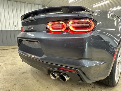 Used 2022 Chevrolet Camaro SS RWD image 9