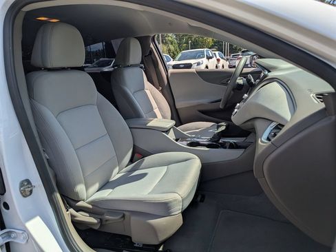 Used 2022 Chevrolet Malibu LT FWD image 33