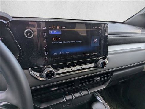 Used 2024 Chevrolet Colorado LT RWD image 13