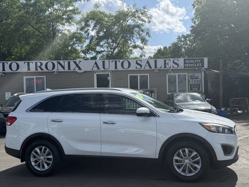 Used 2017 Kia Sorento FWD w/ LX Convenience Package image 1