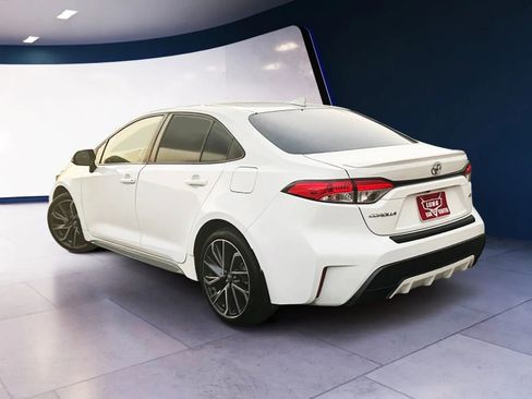 Used 2020 Toyota Corolla SE image 3