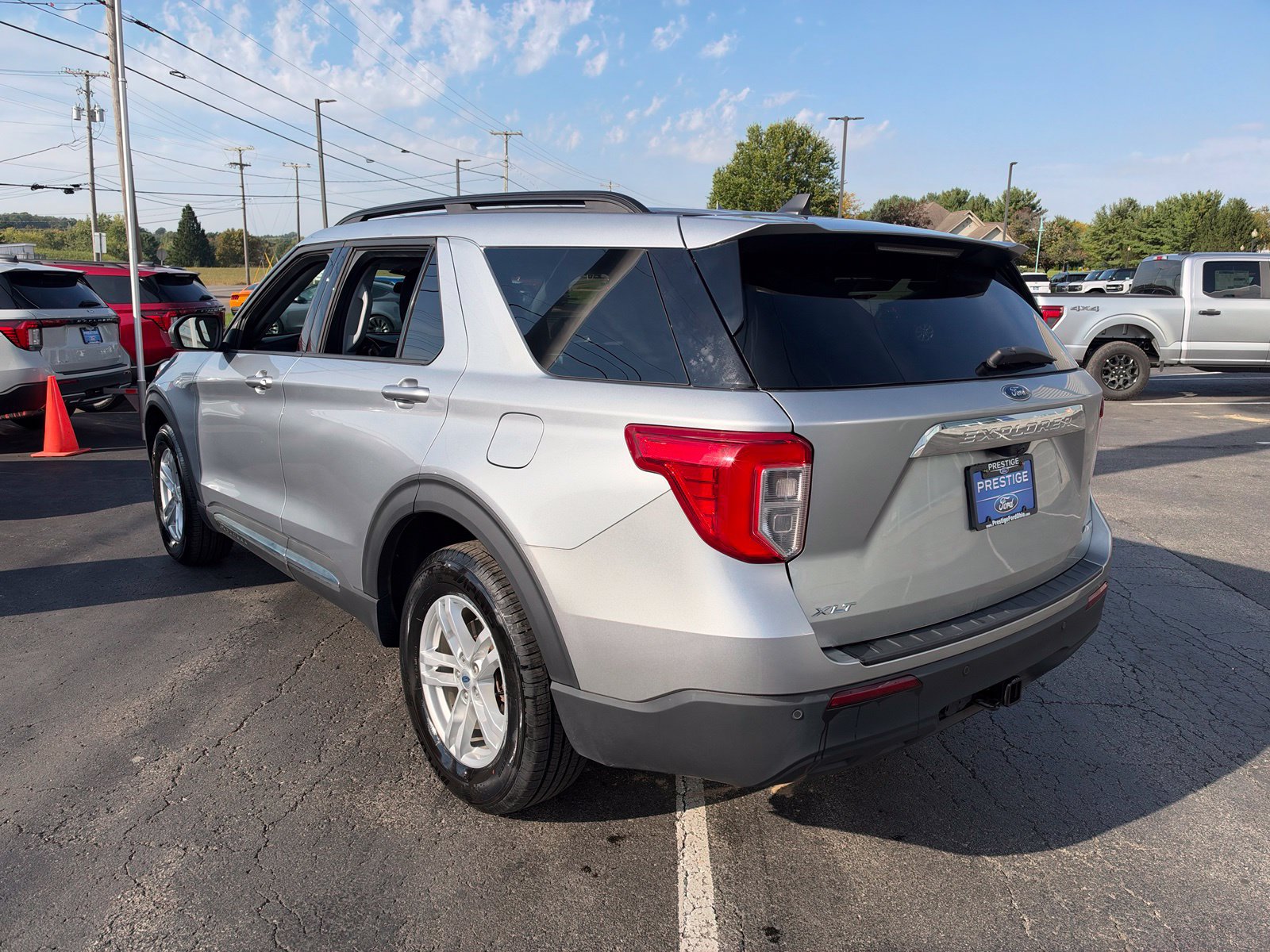 Used 2023 Ford Explorer XLT w/ Class IV Trailer Tow Package AWD/4WD image 4