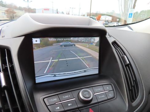 Used 2019 Ford Escape SE image 26