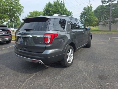 Used 2016 Ford Explorer XLT w/ Equipment Group 202A AWD/4WD image 10