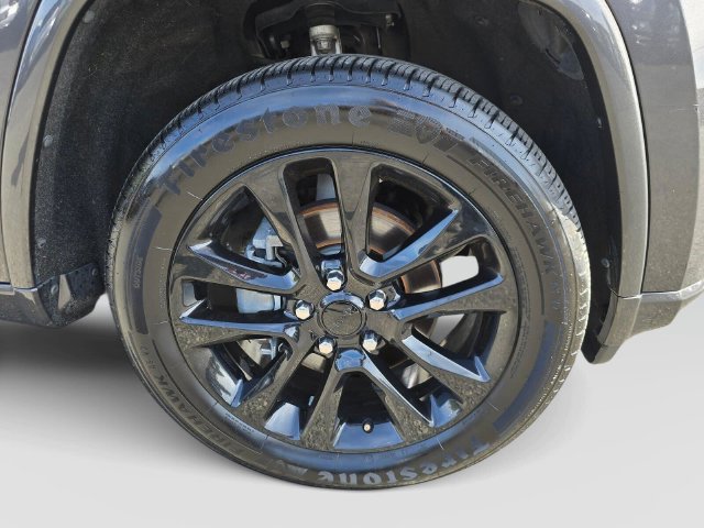 Used 2018 Jeep Grand Cherokee Altitude AWD/4WD image 9