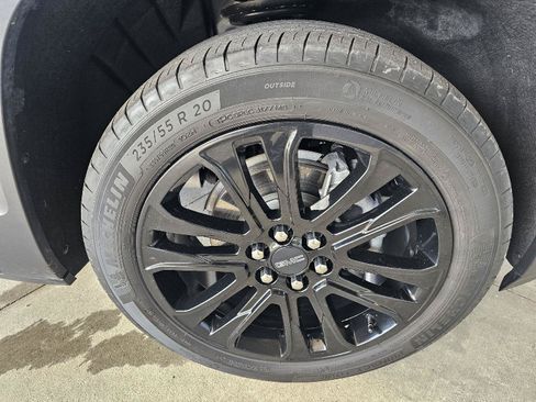 Used 2023 GMC Acadia SLT w/ Elevation Edition AWD/4WD image 9