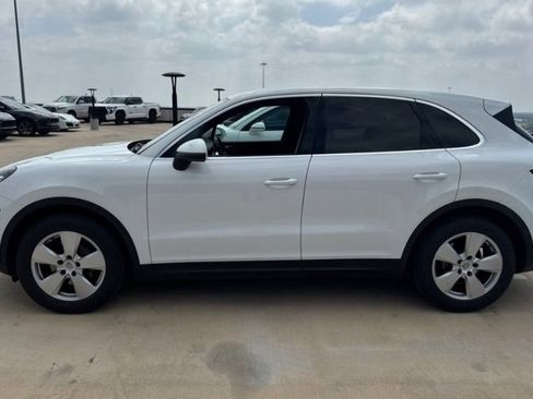 Used 2020 Porsche Cayenne AWD/4WD image 11