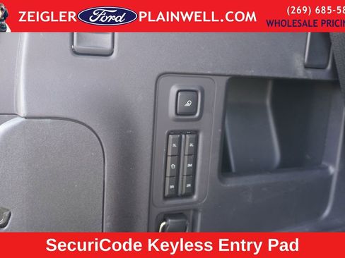 Used 2025 Ford Expedition Active image 11