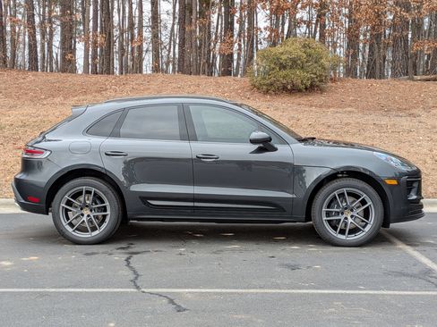 Certified 2026 Porsche Macan AWD/4WD image 31