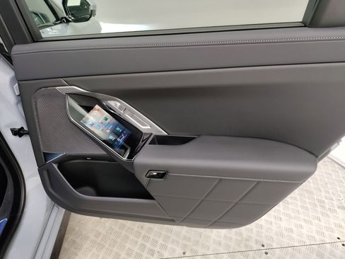 New 2026 BMW 740i w/ Premium Package image 23