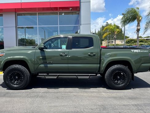 Used 2021 Toyota Tacoma TRD Sport w/ Technology Package RWD image 8