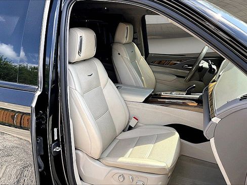 Used 2021 Cadillac Escalade Sport Platinum w/ Heavy-Duty Trailer Package AWD/4WD image 6
