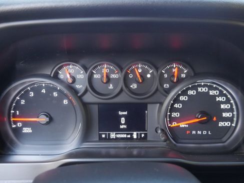 Used 2020 Chevrolet Silverado 1500 Custom w/ Custom Value Package image 14