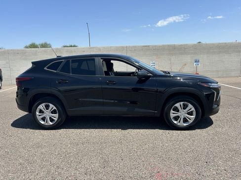 Used 2024 Chevrolet Trax LS w/ Driver Confidence Package FWD image 6