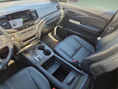Used 2023 Honda Passport TrailSport image 9