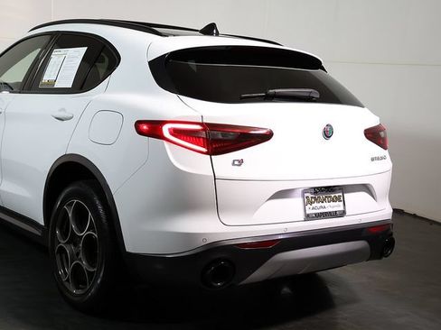 Used 2023 Alfa Romeo Stelvio Ti AWD/4WD image 11