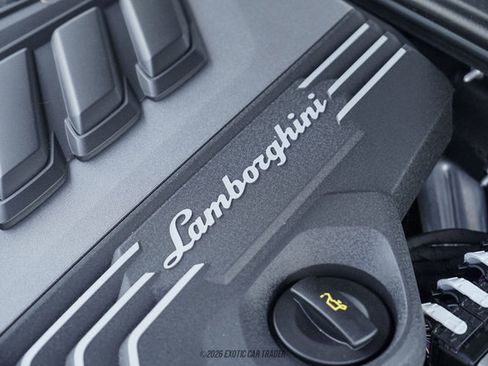Used 2024 Lamborghini Urus S AWD/4WD image 18